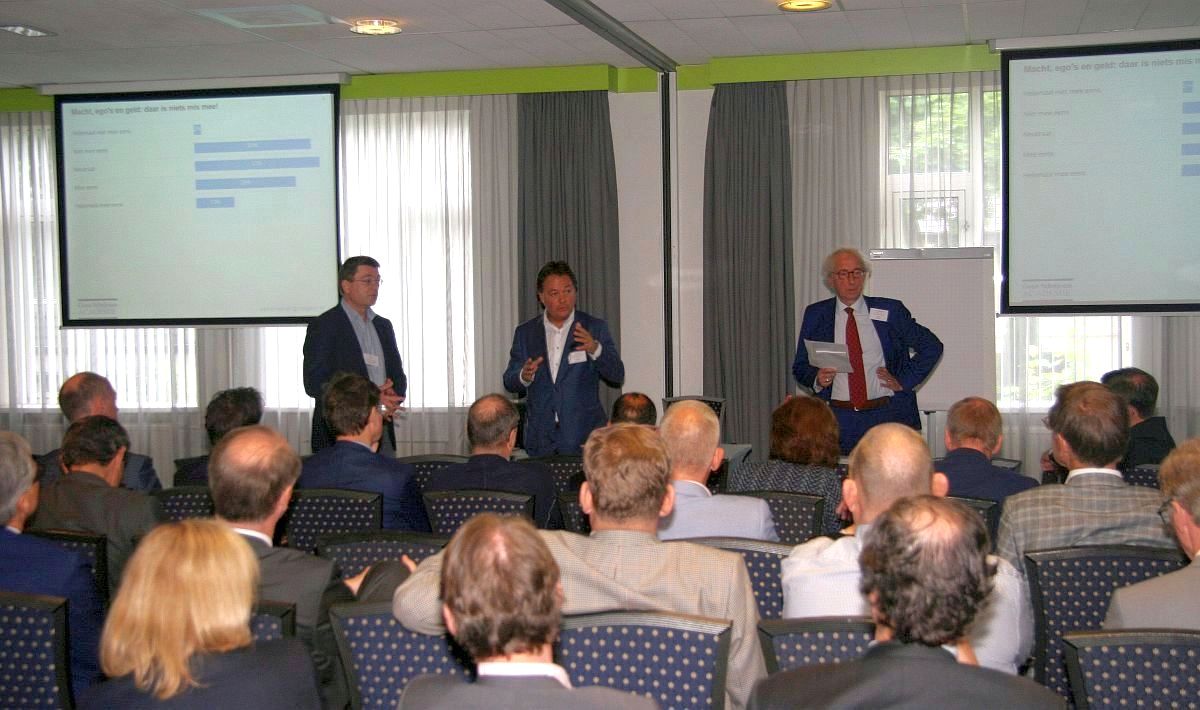 19 mei was er een congres over ontwikkelingen in de relaties tussen specialist en ziekenhuisbestuur. Er waren veel bestuurders, specialisten en consultants.